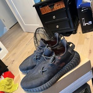 Yeezy Boost 350 V2 'Mono Cinder *Size 11*